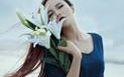 美女光屁屁打针